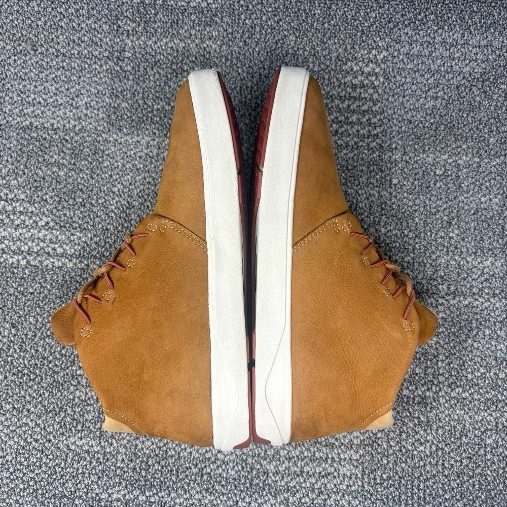OluKai Men's Size 10 Nana Hele Natural Tan Suede Leather Chukka Boots 10449-8787